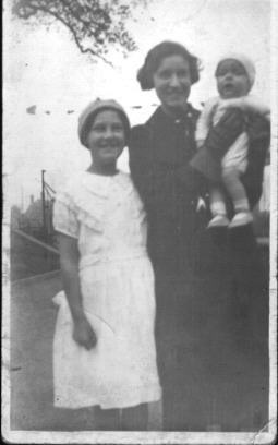 Photograph of Gladys and Vera.